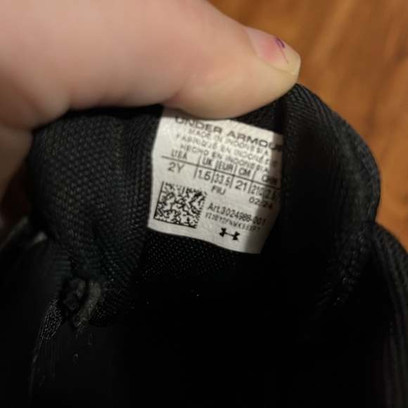 Boys tennis shoes - Picture 6 of 7